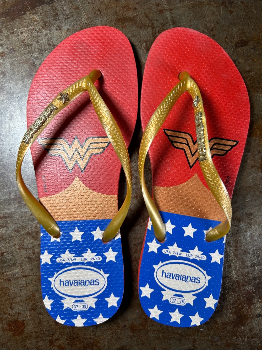 Havaianas Wonder Woman Flip Flops - Red, Blue, Gold
